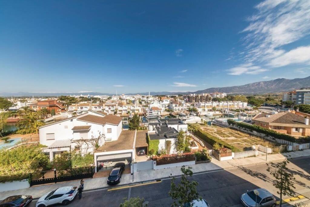 Apartamento En Con Parking Y Piscina * Roses